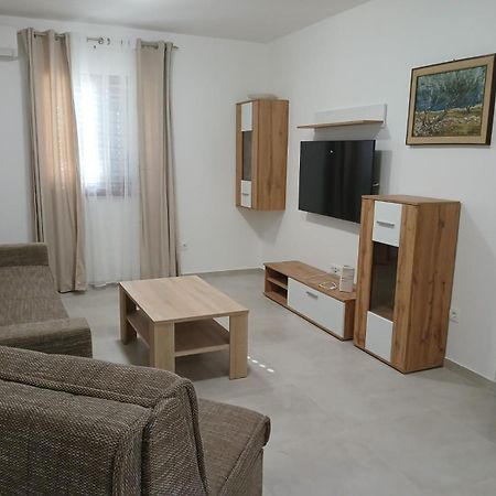 Apartments Njivice Bajcic Eksteriør bilde