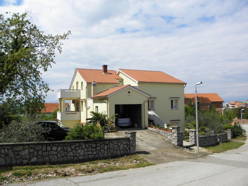 Apartments Njivice Bajcic Eksteriør bilde