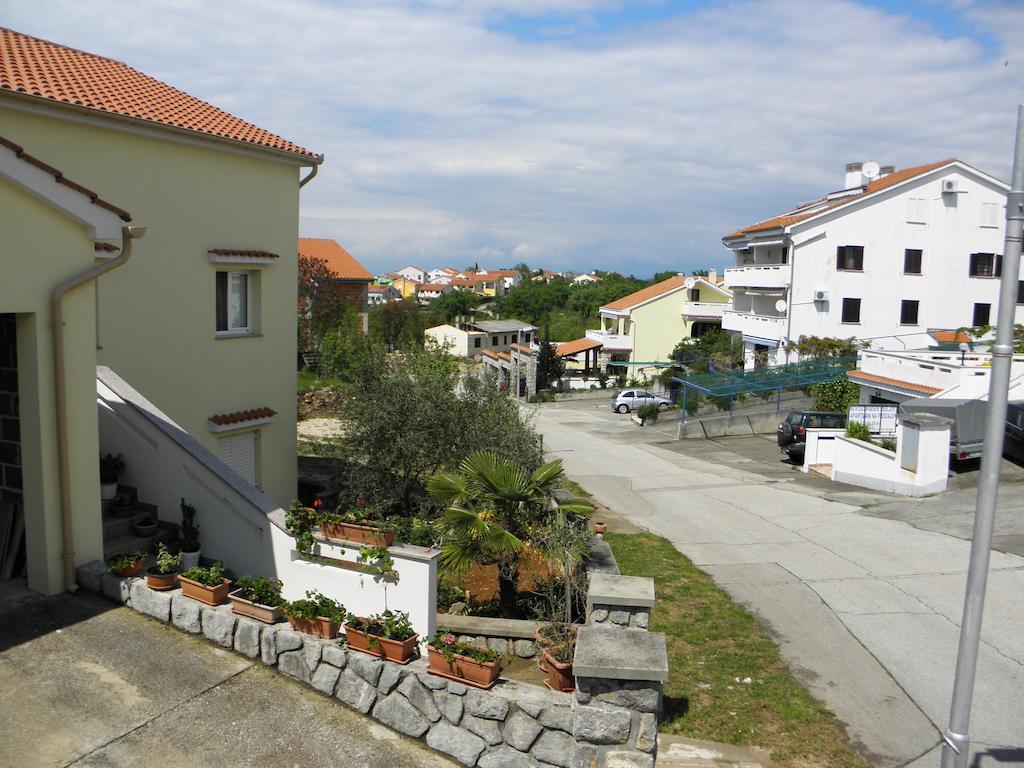 Apartments Njivice Bajcic Eksteriør bilde