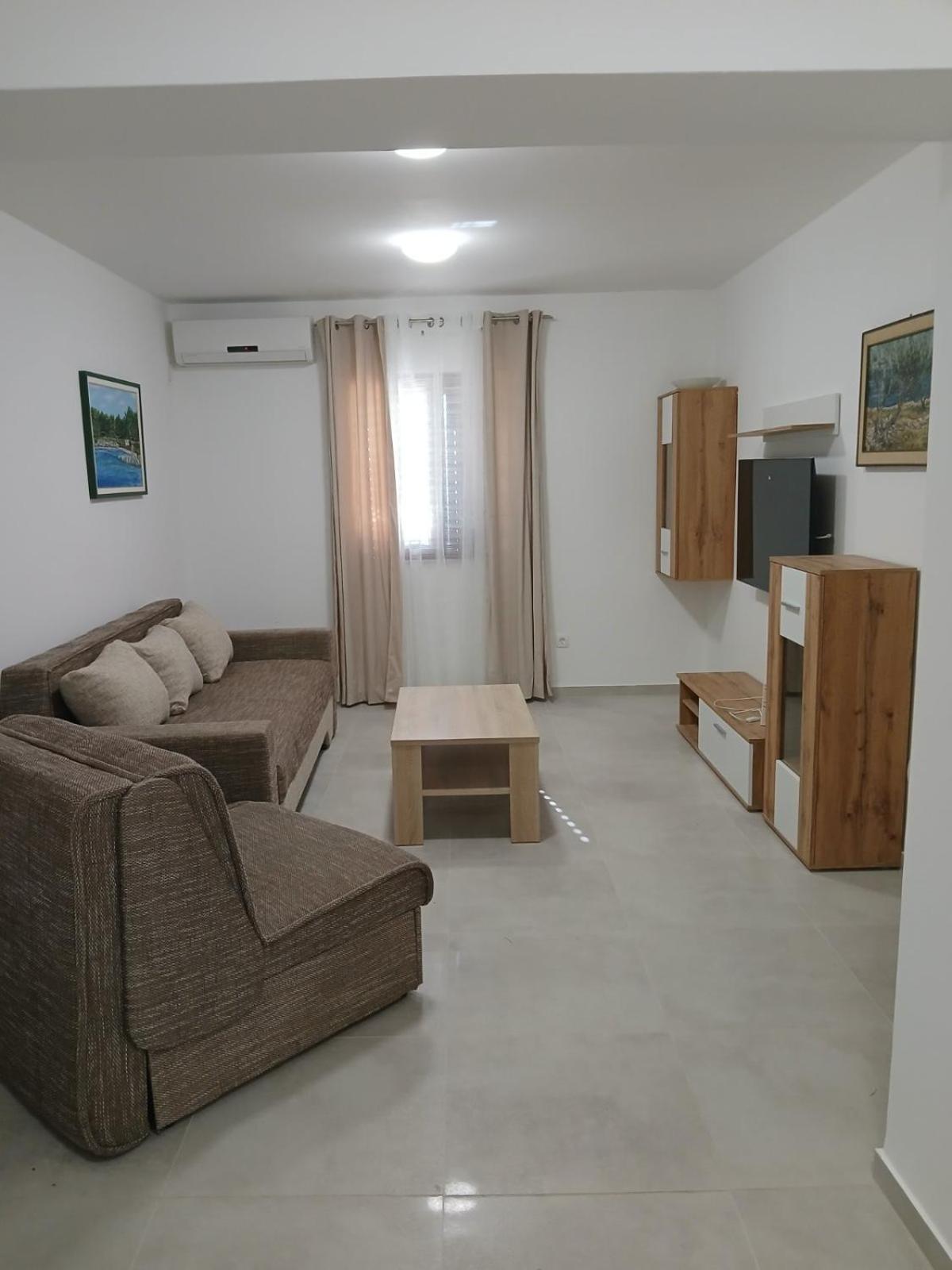 Apartments Njivice Bajcic Eksteriør bilde