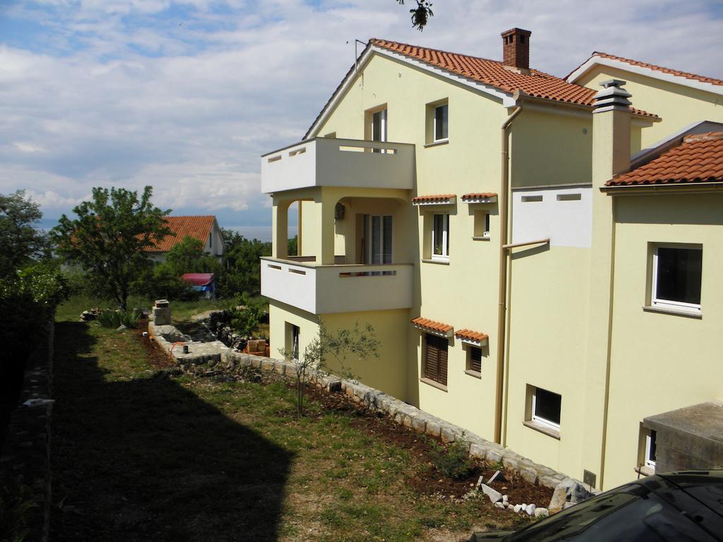 Apartments Njivice Bajcic Eksteriør bilde