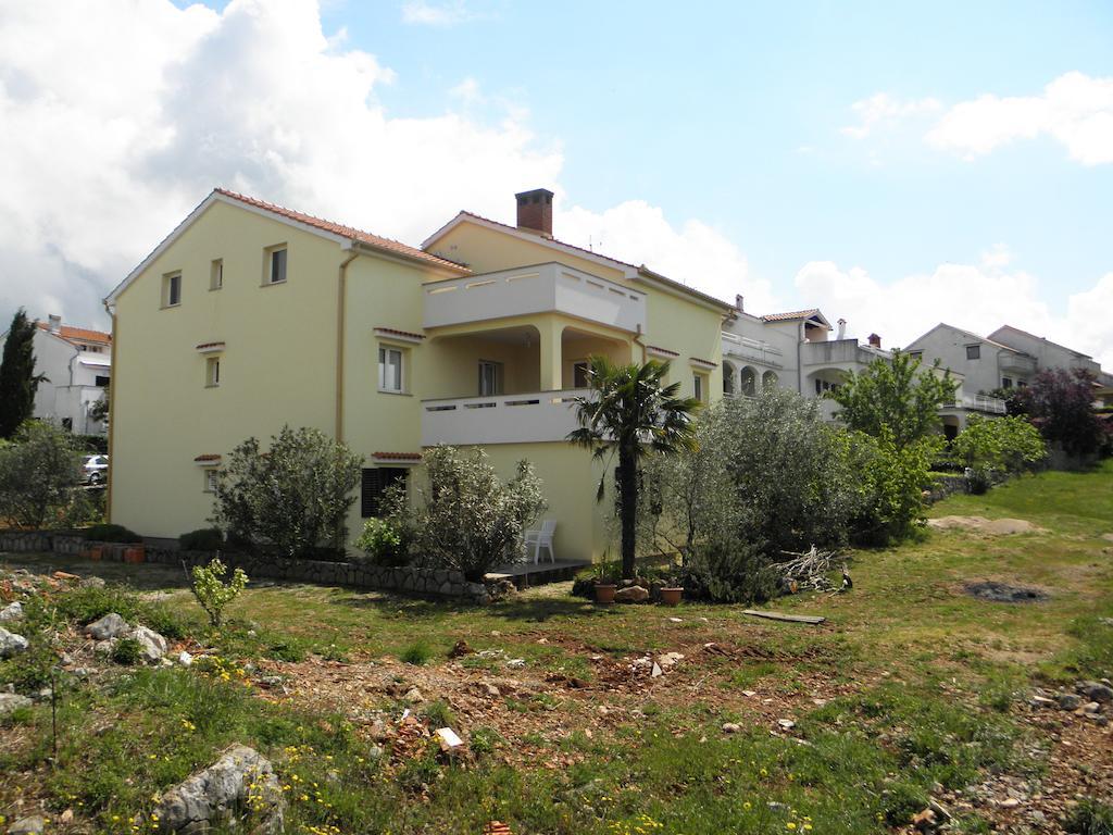 Apartments Njivice Bajcic Eksteriør bilde
