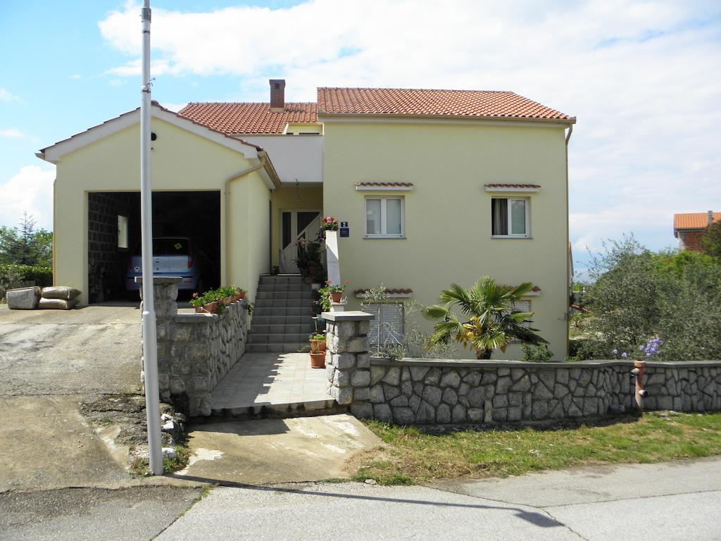 Apartments Njivice Bajcic Eksteriør bilde